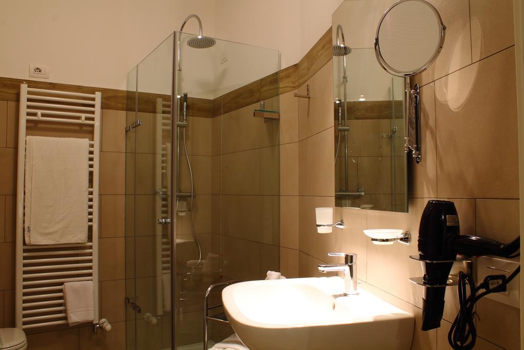Bhl Boutique Rooms Legnano Szoba fotó