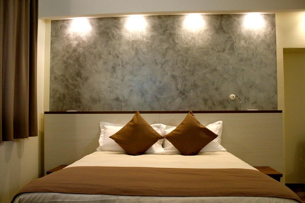 Bhl Boutique Rooms Legnano Szoba fotó