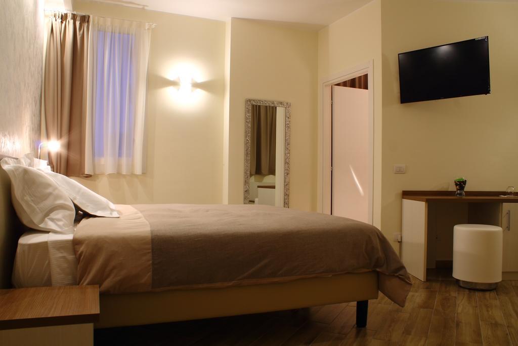 Bhl Boutique Rooms Legnano Szoba fotó