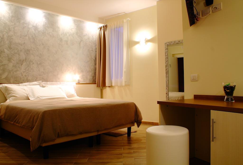 Bhl Boutique Rooms Legnano Szoba fotó
